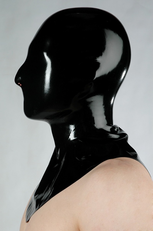 Latexová maska bez otvorů s límcem černá