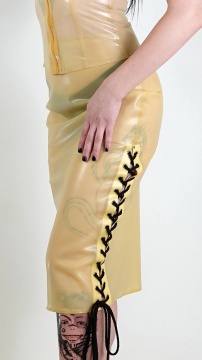 Latexová midi sukně se šněrováním transparent