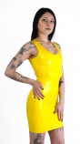 Latexové šaty s hlubokým výstřihem žluté