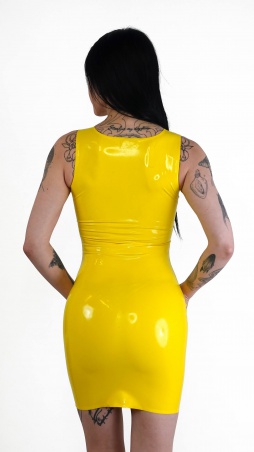 Latexové šaty s hlubokým výstřihem žluté