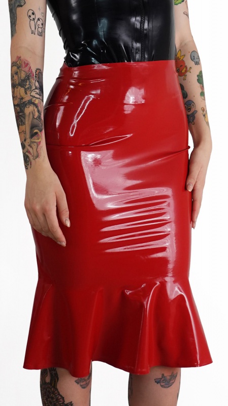 Latexová pouzdrová sukně s volánem červená